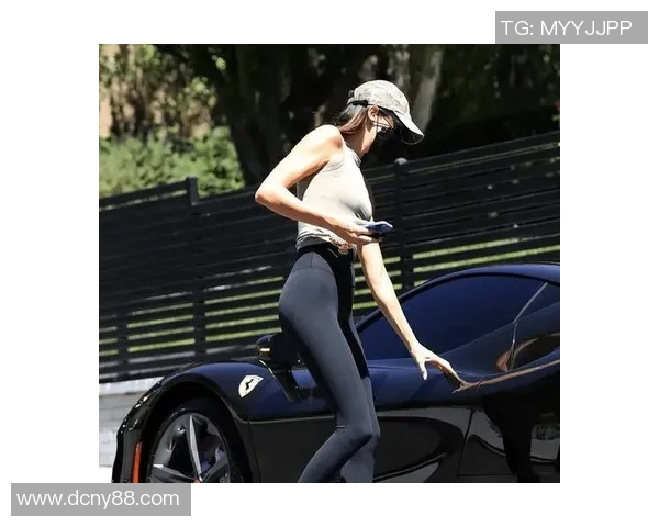 足球明星奢华生活揭秘豪宅豪车价格一览让你大开眼界